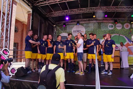 Com Together Cup